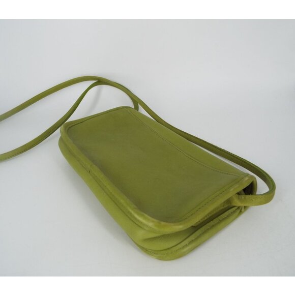 Vintage COACH Dinky 9375 Lime Green Leather Turn Lock Crossbody Bag Made in USA - Picture 10 of 12